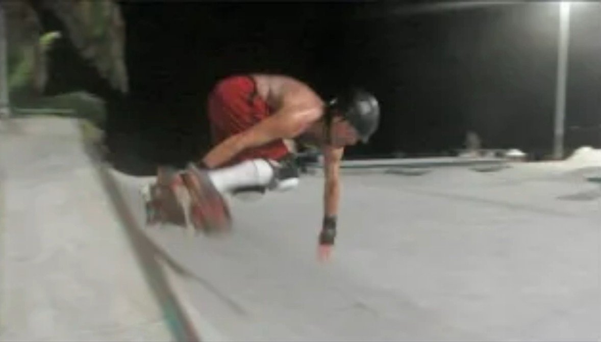 Eddie Signaigo skateboarding in Manzanillo 2