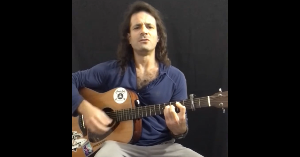 Eddie Signaigo playing Sundown by Gordon Lightfoot