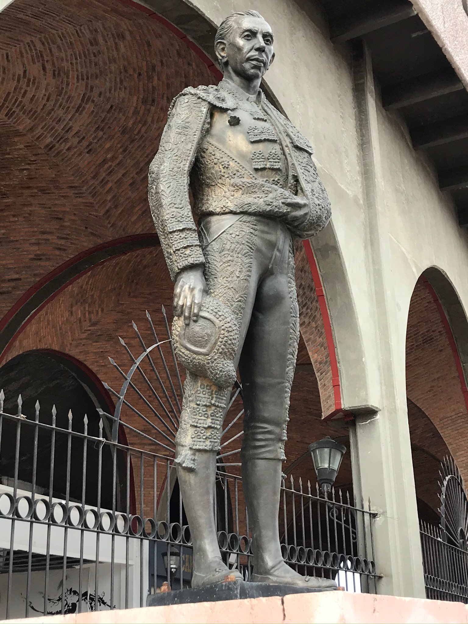 Bullfighter statue outside of plaza de los toros