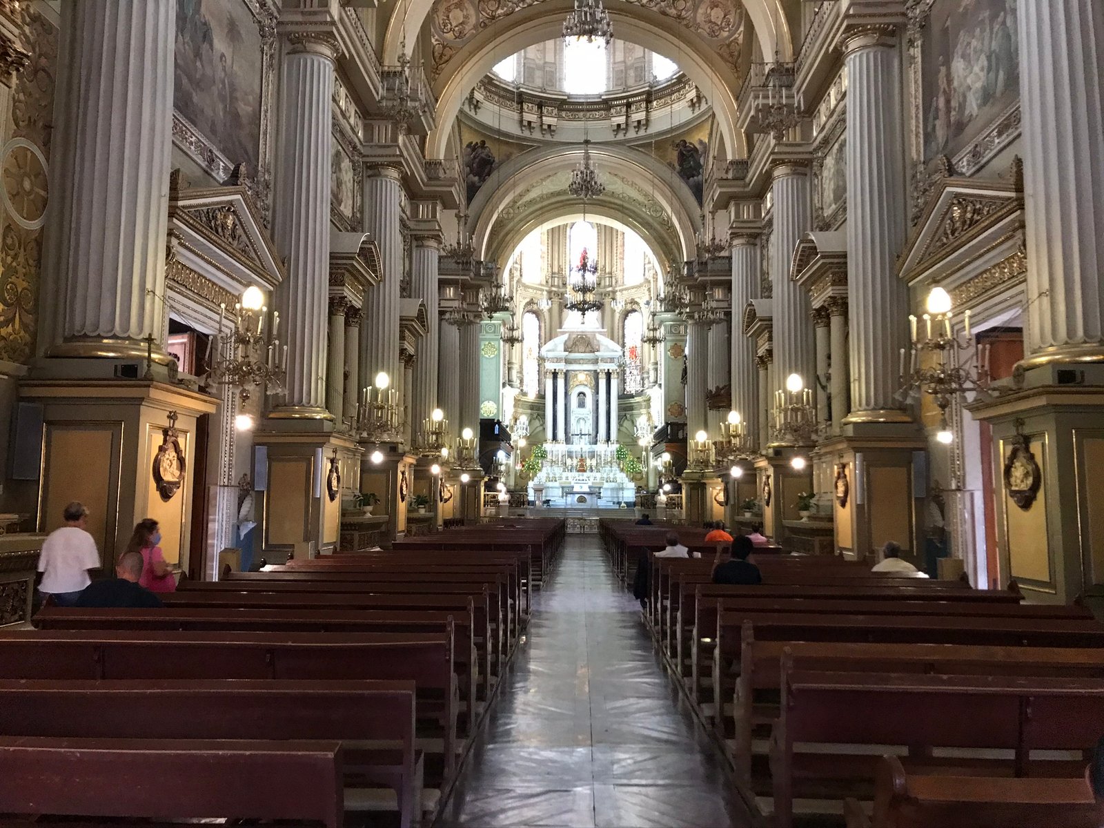 El Templo Expiatro in León, Guanajuato