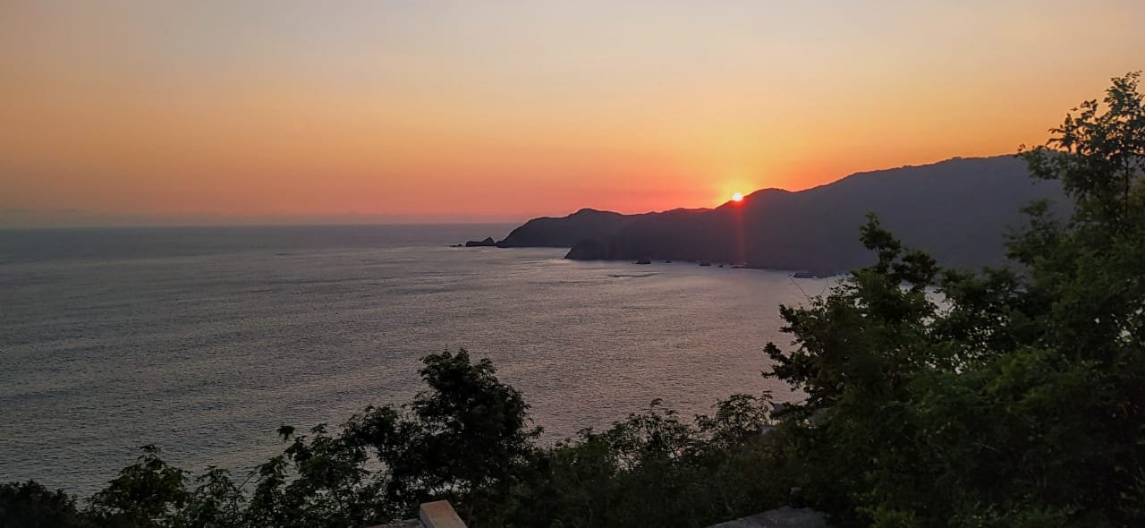 A scenic view of Manzanillo at sunset.