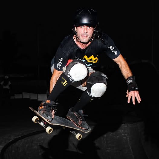Eddie Signaigo skating 1.16.24 Eddie Signaigo skateboarding.