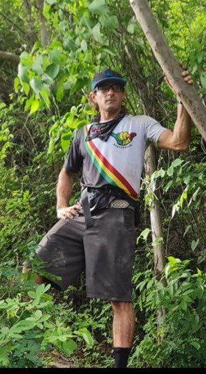 Eddie Signaigo in the jungle in Manzanillo, Colima.