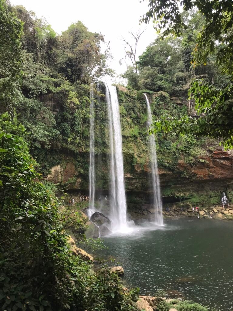 Misol Há waterfall.